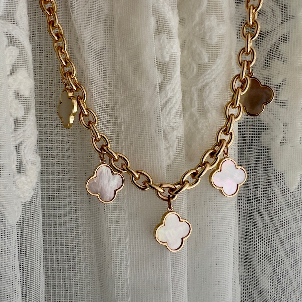 Y2K Gold Tone 5 Clover Charm Necklace Mother of Pearl Inlay Chunky Statement